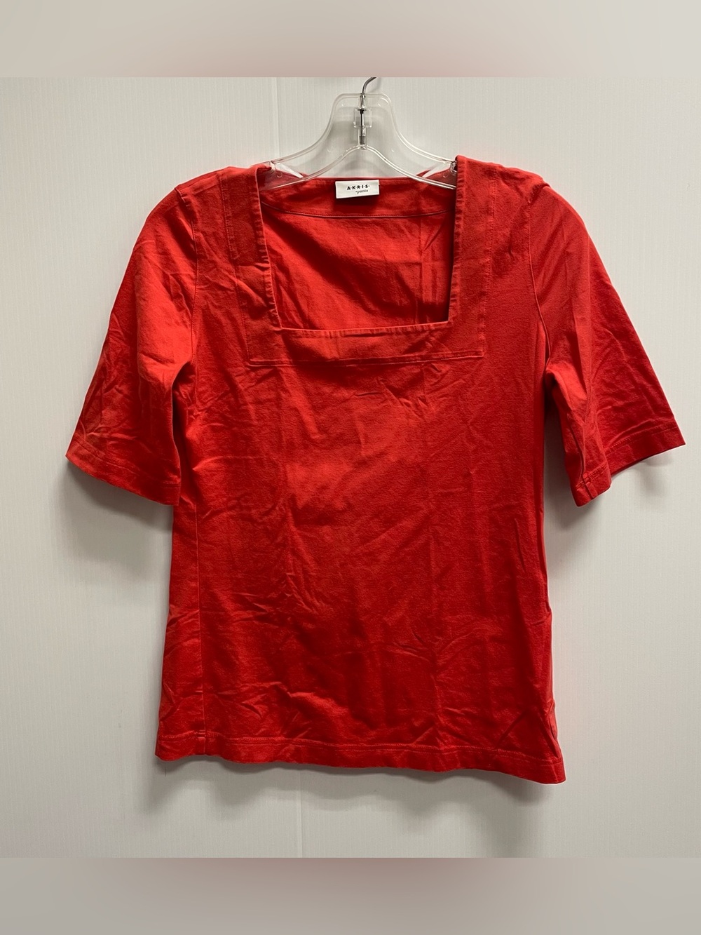 AKRIS PUNTO SQUARE NECK ORANGE DOT APPLIQUÉ T SHIRT SZ 8